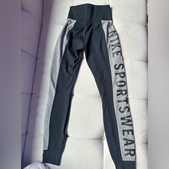 Nike Sportswear athletic pants - Picture 7 of 9